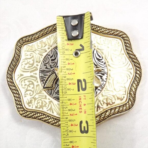 Western Hat and Revolver Southwestern Style Belt Buckle - Picture 4 of 11